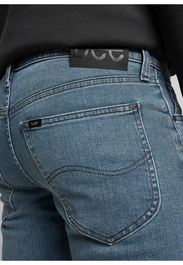 Lee - LEE DAREN ZIP FLY MĘSKIE SPODNIE JEANSOWE STORM CLOUD L707PTFL 112321984. Okazja: na spotkanie biznesowe, do pracy. Styl: klasyczny, biznesowy, elegancki