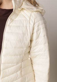 Born2be - Jasnobeżowa Klasyczna Kurtka Przejściowa z Pikowaniem i Odpinanym Kapturem Pretiella. Okazja: na spacer, na co dzień. Kolor: beżowy. Materiał: jeans, nylon. Styl: klasyczny #2