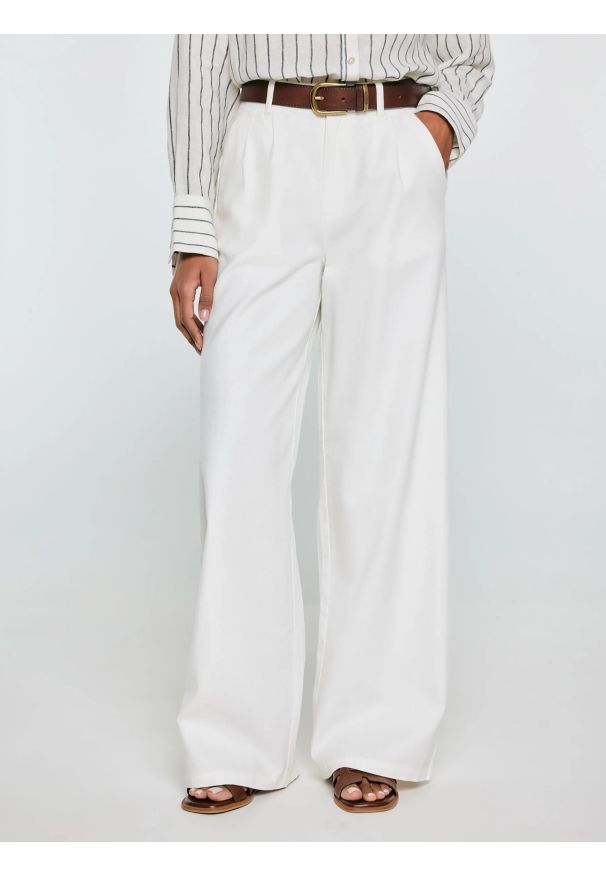 Big-Star - Spodnie damskie wide z domieszką lnu białe Malusi 100. Stan: podwyższony. Kolor: biały. Materiał: len. Wzór: kolorowy. Sezon: lato. Styl: elegancki