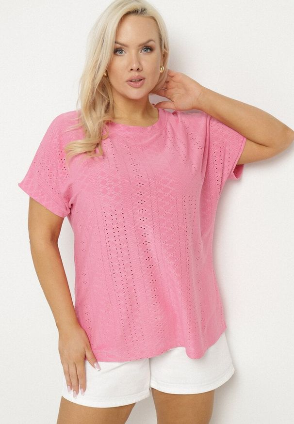 Born2be - Różowy Klasyczny T-shirt z Bawełną Nilavienna. Okazja: na co dzień. Kolor: różowy. Materiał: bawełna. Styl: klasyczny