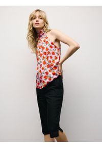 Reserved - Spodnie capri - czarny. Kolor: czarny. Materiał: bawełna, tkanina #1