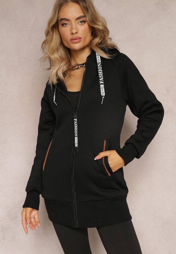 Renee - Czarna Bluza ze Sztucznym Futerkiem i Kapturem oraz Kieszeniami Creactia. Kolor: czarny. Materiał: futro