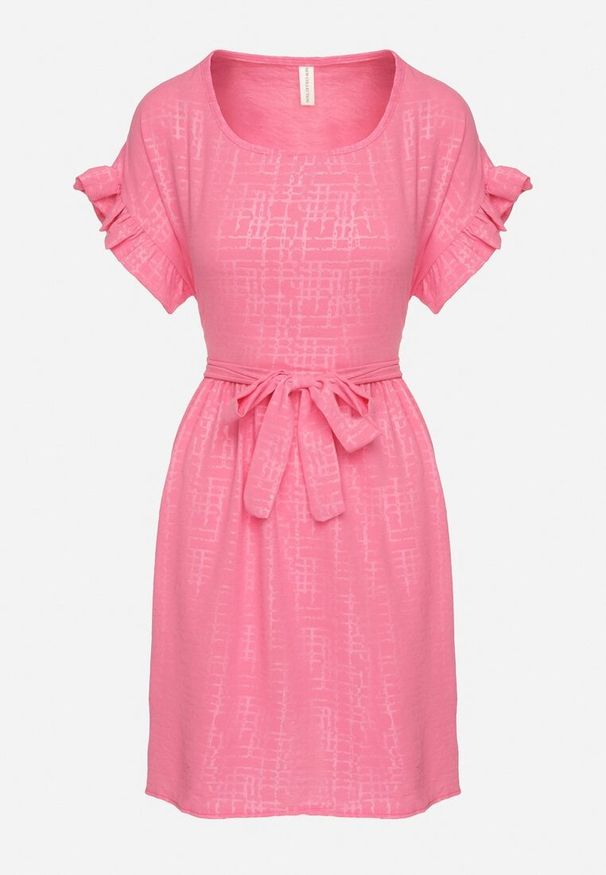 Born2be - Fuksjowa Sukienka Ozdobiona Falbankami i Paskiem Izulira. Typ kołnierza: kołnierz z falbankami. Kolor: różowy. Wzór: aplikacja. Styl: elegancki