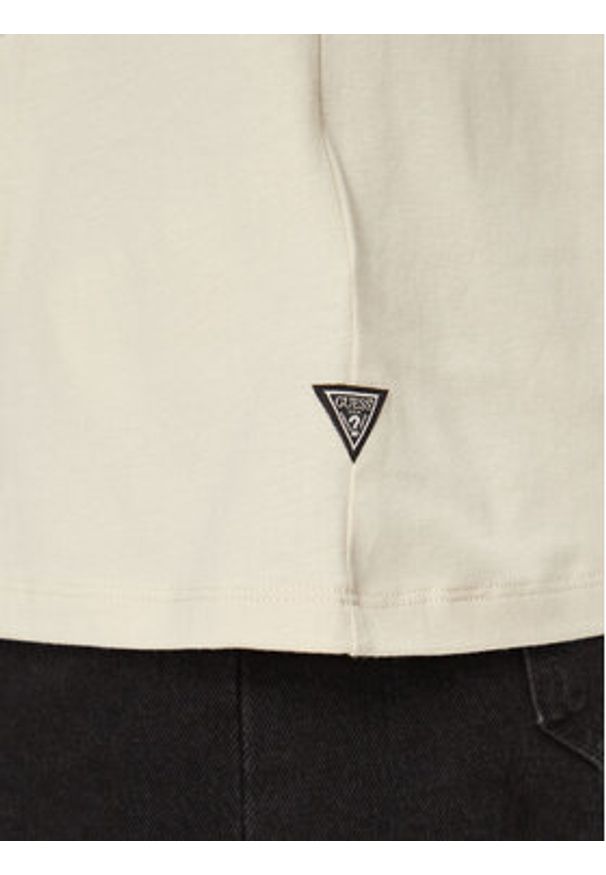 Guess T-Shirt M4GI49 KBW41 Beżowy Slim Fit. Kolor: beżowy. Materiał: bawełna