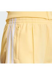Adidas - adidas Szorty sportowe Firebird Classic KD3669 Żółty Regular Fit. Kolor: żółty. Materiał: syntetyk #4