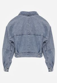 Renee - Niebieska Kurtka Jeansowa z Bawełny Typu Crop Bomber Jacket Veloma. Okazja: na co dzień. Kolor: niebieski. Materiał: jeans, bawełna. Długość: krótkie. Wzór: kolorowy. Styl: casual, elegancki #7