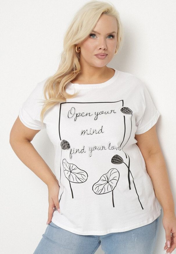 Born2be - Biały Bawełniany T-shirt z Nadrukiem i Cyrkoniami Ertebis. Okazja: na spacer, na co dzień. Kolor: biały. Materiał: bawełna. Wzór: nadruk. Styl: elegancki, casual