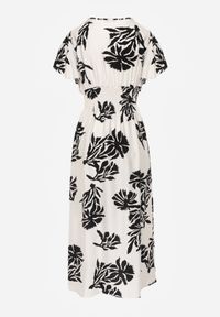 Born2be - Biała Wiskozowa Sukienka o Rozkloszowanym Kroju z Kopertowym Dekoltem Morgassa. Okazja: na co dzień. Kolor: biały. Materiał: wiskoza. Wzór: kwiaty. Sezon: lato. Typ sukienki: kopertowe. Styl: casual, klasyczny #6