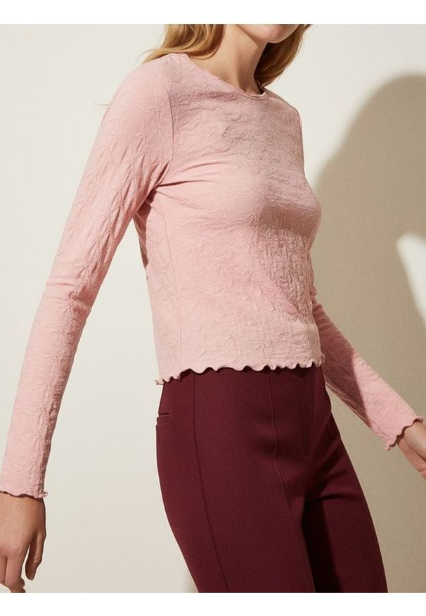 Sinsay - Strukturalna bluzka z długimi rękawami - różowy. Kolor: różowy. Długość rękawa: długi rękaw. Długość: długie