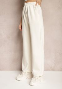 Renee - Jasnobeżowe Spodnie High Waist o Szerokich Prostych Nogawkach z Gumką w Pasie Hintia. Okazja: na co dzień. Stan: podwyższony. Kolor: beżowy. Styl: elegancki, casual #3