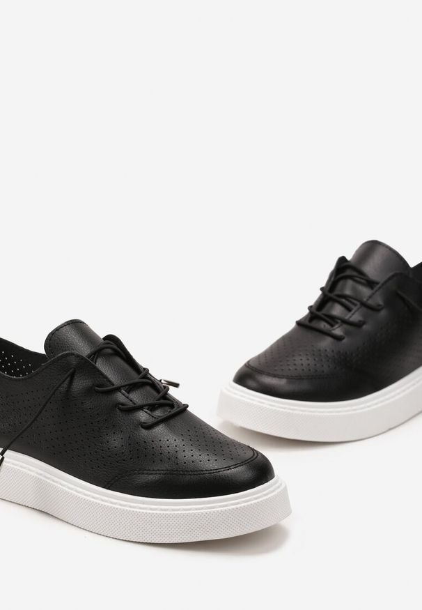 Born2be - Czarne Sneakersy z Perforacją i Ozdobnym Wiązaniem Jarovita. Kolor: czarny
