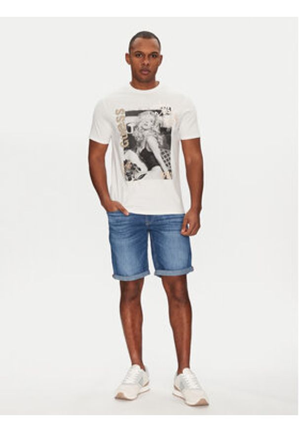 Guess T-Shirt M5GI33 KBW41 Biały Classic Fit. Kolor: biały. Materiał: bawełna