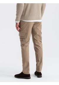 Ombre Clothing - Spodnie męskie cargo STRAIGHT LEG z kieszeniami zapinanymi na zamek – khaki V3 OM-PACG-0204 - XXL. Kolor: brązowy. Materiał: bawełna, elastan, materiał. Styl: elegancki #3