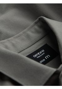 Ombre Clothing - Męska koszula z kieszenią REGULAR FIT - khaki V4. Kolor: brązowy. Materiał: poliester, bawełna. Długość rękawa: długi rękaw. Długość: długie #7