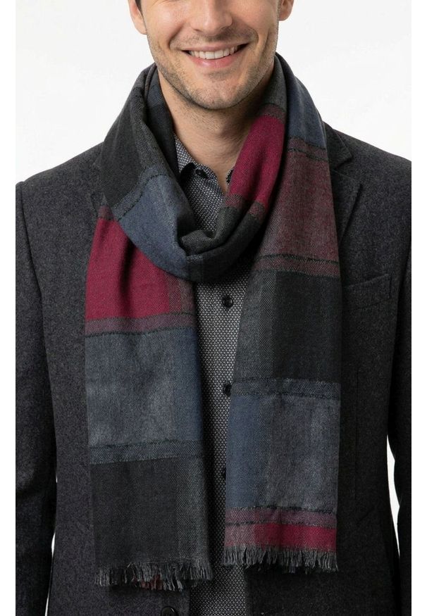 Lekki Szalik Wiosenno-Jesienny - Teer - Stonowana Kolorystyka, Duża Krata. Okazja: na spacer. Kolor: wielokolorowy. Materiał: poliester. Sezon: jesień, wiosna. Styl: elegancki