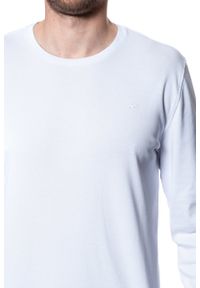 Mustang - LONGSLEEVE MUSTANG crew neck basic general White 1006810 2045. Kolor: biały. Długość rękawa: długi rękaw