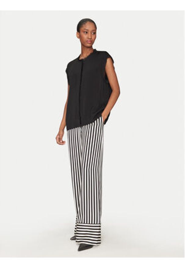 Day Birger et Mikkelsen - DAY BIRGER ÉT MIKKELSEN Bluzka Lise DAY65243713 Czarny Regular Fit. Kolor: czarny. Materiał: wiskoza