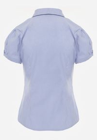 Renee - Jasnoniebieska Gładka Koszula z Krótkimi Rękawami i Kołnierzem Hollitta. Okazja: na co dzień. Kolor: niebieski. Długość rękawa: krótki rękaw. Długość: krótkie. Wzór: gładki. Styl: casual, klasyczny #2