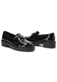 Czarne Mokasyny Lamanti Damskie Modne Buty. Okazja: na co dzień, na spotkanie biznesowe, na spacer. Kolor: czarny. Materiał: jeans, lakier, skóra. Wzór: aplikacja. Styl: casual, elegancki, biznesowy, klasyczny #4