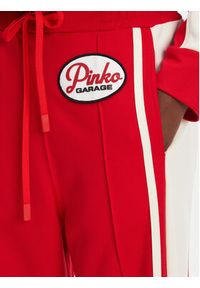 Pinko - PINKO Spodnie dresowe Jacob 105272 A2MD Czerwony Relaxed Fit. Kolor: czerwony. Materiał: bawełna #5