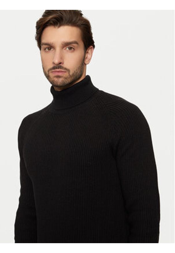 Jack & Jones Golf Pannel 12258472 Czarny Regular Fit. Typ kołnierza: golf. Kolor: czarny. Materiał: bawełna, syntetyk