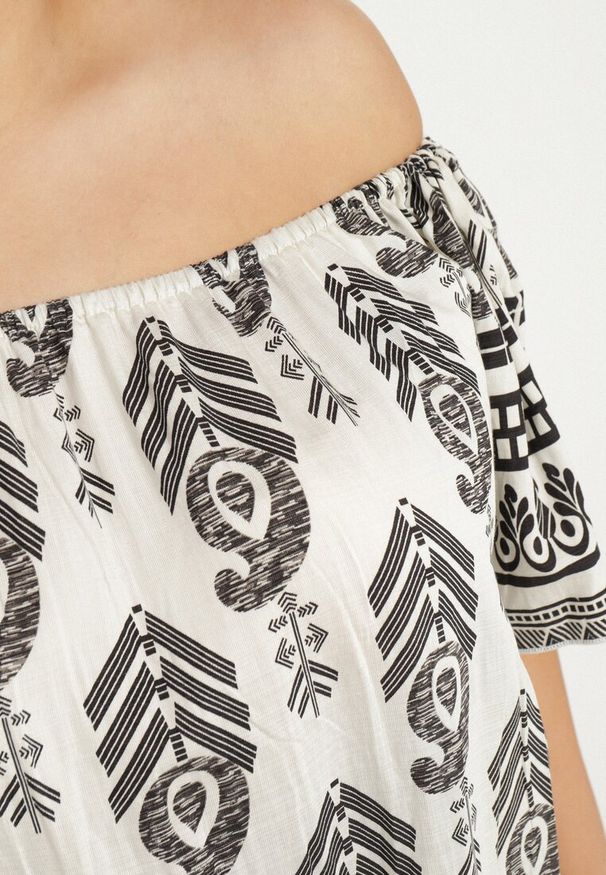 Born2be - Czarna Wiskozowa Sukienka ze Wzorem Boho Ellivra. Okazja: na co dzień. Kolor: czarny. Materiał: wiskoza. Wzór: aplikacja. Styl: boho