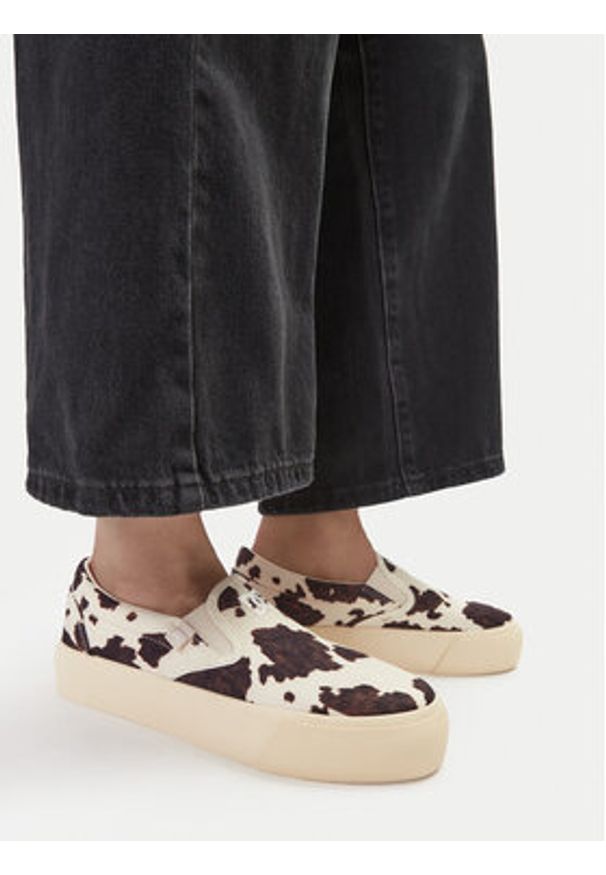 DC Shoes Tenisówki CEO-LEA-ZL-0012 Écru. Kolor: kremowy. Materiał: materiał