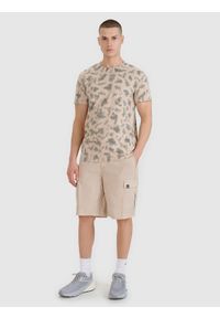 4f - 4F Spodenki casual cargo męskie - beżowe XL. Kolor: beżowy. Materiał: tkanina, bawełna, materiał. Długość: krótkie #1