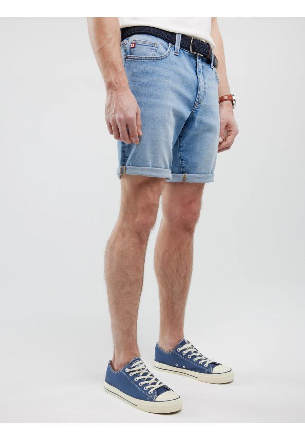 Big-Star - Szorty męskie jeansowe niebieskie Aden 255. Kolor: niebieski. Materiał: jeans. Sezon: lato. Styl: elegancki, wakacyjny, klasyczny