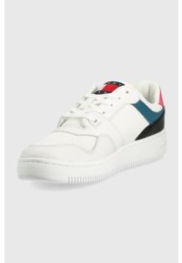 Tommy Jeans sneakersy Mix Basket EN0EN01878.CWJ kolor biały. Nosek buta: okrągły. Zapięcie: sznurówki. Kolor: biały. Materiał: materiał, włókno, guma #4