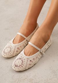 Renee - Beżowe Plecione Balerinki Boho w Stylu Mary Jane z Siateczki Raithea. Nosek buta: okrągły. Zapięcie: pasek. Kolor: beżowy. Wzór: ażurowy, haft. Styl: boho #1