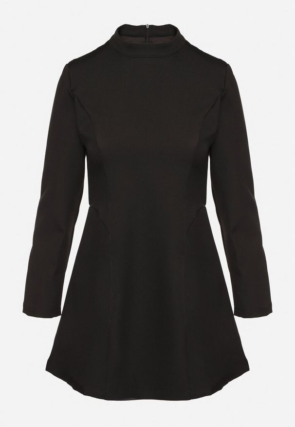 Born2be - Czarna Taliowana Sukienka o Rozkloszowanym Dole Virvesa. Okazja: na co dzień. Kolor: czarny. Styl: casual, elegancki
