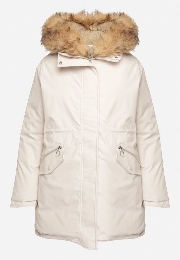 Born2be - Jasnobeżowa Kurtka Parka z Dwustronnym Suwakiem i Kapturem z Odpinanym Futerkiem Ediliria. Kolor: beżowy. Materiał: futro. Sezon: zima