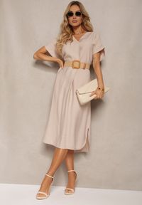 Renee - Jasnobeżowa Sukienka z Wiskozy z Trójkątnym Dekoltem i Paskiem z Plecionki Diremia. Okazja: na co dzień. Kolekcja: plus size. Kolor: beżowy. Materiał: wiskoza. Długość rękawa: krótki rękaw. Typ sukienki: proste, dla puszystych. Styl: casual