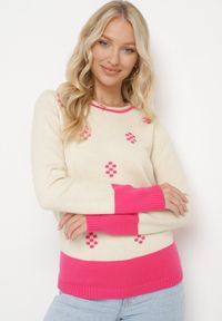 Born2be - Jasnobeżowy Sweter z Angorą Ozdobiony Kropeczkami i Szerokimi Wstawkami na Dole Chanci. Kolor: beżowy. Materiał: wełna, dzianina. Długość rękawa: długi rękaw. Długość: długie. Wzór: aplikacja. Styl: klasyczny #3
