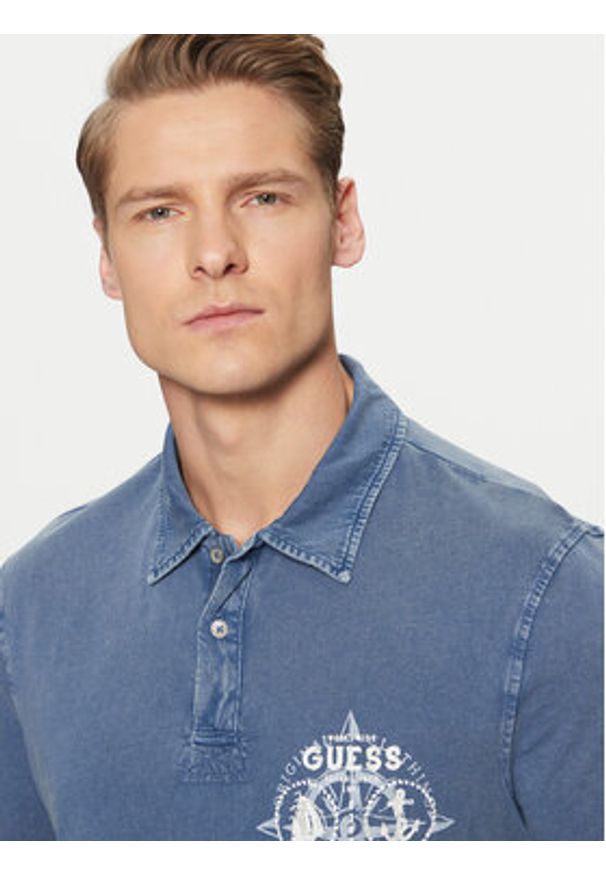 Guess Polo M5RP10 KCMY0 Granatowy Regular Fit. Typ kołnierza: polo. Kolor: niebieski. Materiał: bawełna
