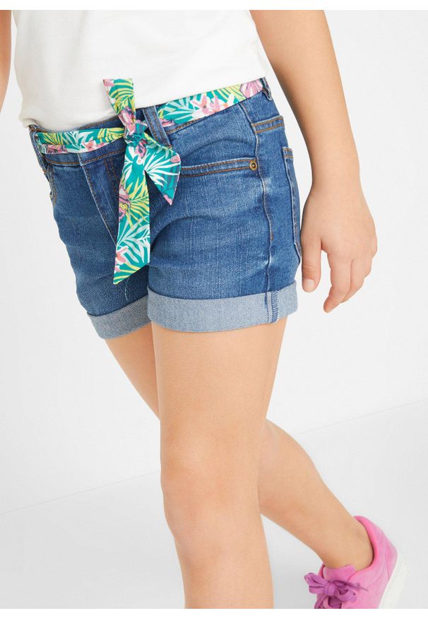 bonprix - Szorty dżinsowe ze stretchem z paskiem. Kolor: niebieski. Wzór: kolorowy