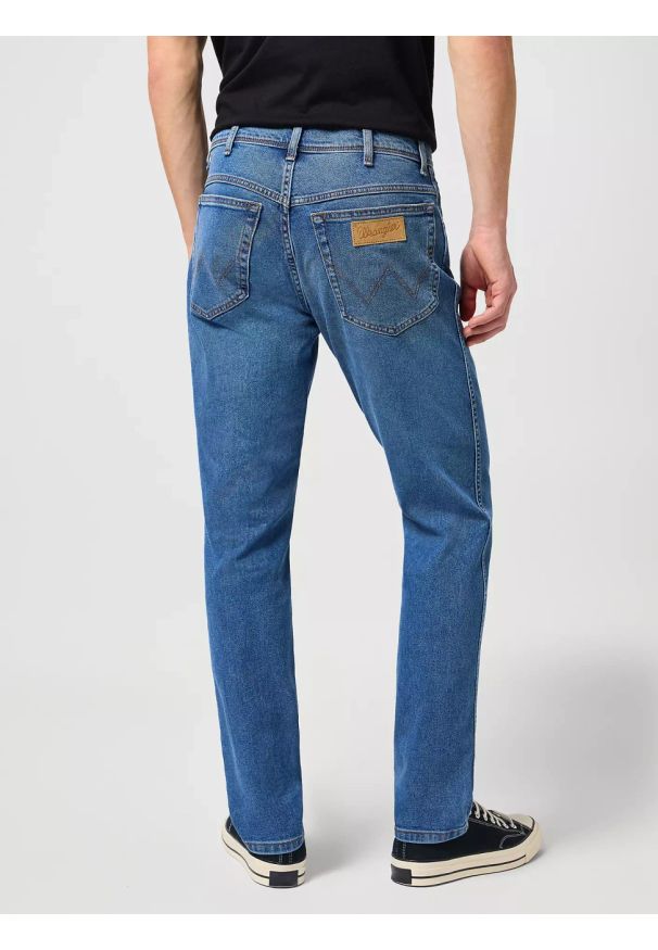 Wrangler - MESKIE SPODNIE WRANGLER TEXAS SLIM THE MARVERICK 112330696. Okazja: na co dzień. Styl: casual, klasyczny