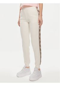 Guess Spodnie dresowe Britney V2YB15 KB3P2 Écru Regular Fit. Materiał: bawełna, syntetyk #1