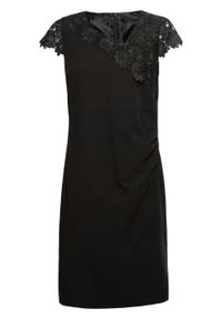 Sukienka bonprix czarny. Kolor: czarny. Długość rękawa: krótki rękaw. Typ sukienki: asymetryczne, dopasowane. Styl: elegancki #1