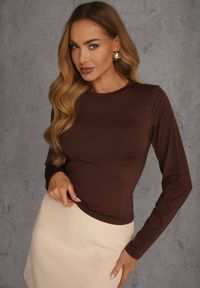 Renee - Brązowa Dopasowana Bluzka Typu Longsleeve z Bawełną Moanti. Okazja: na co dzień. Kolor: brązowy. Materiał: bawełna. Długość rękawa: długi rękaw. Wzór: kropki. Styl: casual #3