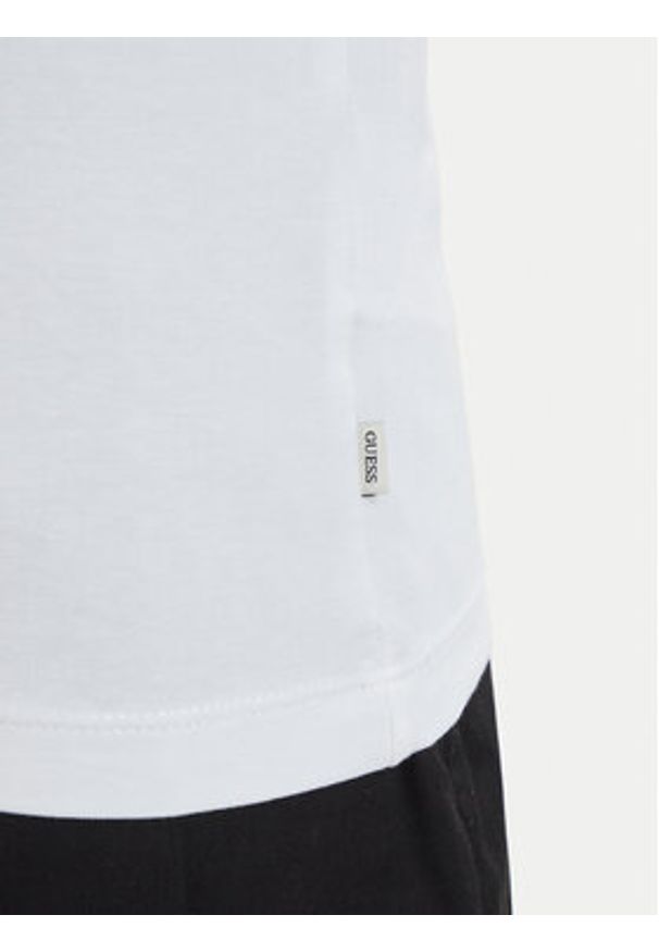 Guess Jeans T-Shirt W6YI16 K3995 Biały Slim Fit. Kolor: biały. Materiał: bawełna