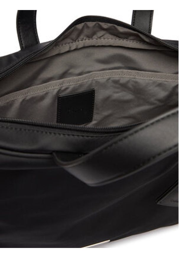 Calvin Klein Torba na laptopa Sleek Slim Commuter LV04D3351G Czarny. Kolor: czarny. Materiał: skóra