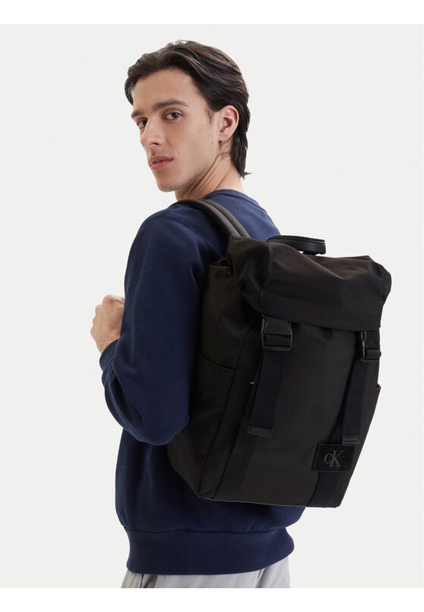 Calvin Klein Plecak Canvas Mix Backpack LV04D3364G Czarny. Kolor: czarny. Materiał: materiał