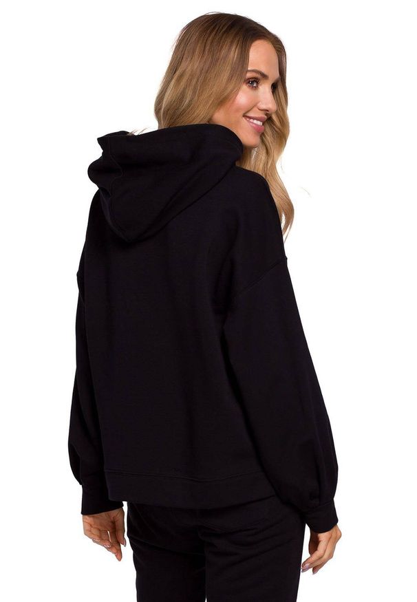 Produkt Polski - Hoodie bluza damska oversize z kapturem czarna. Typ kołnierza: kaptur. Kolor: czarny. Materiał: dzianina, bawełna. Długość: długie. Wzór: haft
