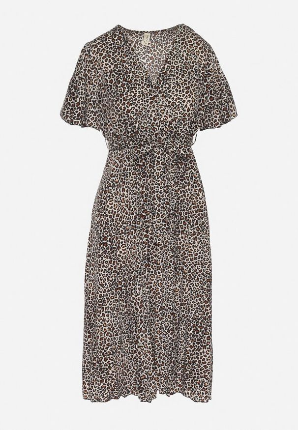 Born2be - Czarno-Biała Sukienka w Panterkę o Kopertowym Kroju z Wiązanym Paskiem Filinne. Okazja: na co dzień. Typ kołnierza: dekolt w kształcie V. Kolor: czarny. Długość rękawa: krótki rękaw. Wzór: motyw zwierzęcy. Typ sukienki: kopertowe. Styl: casual, klasyczny