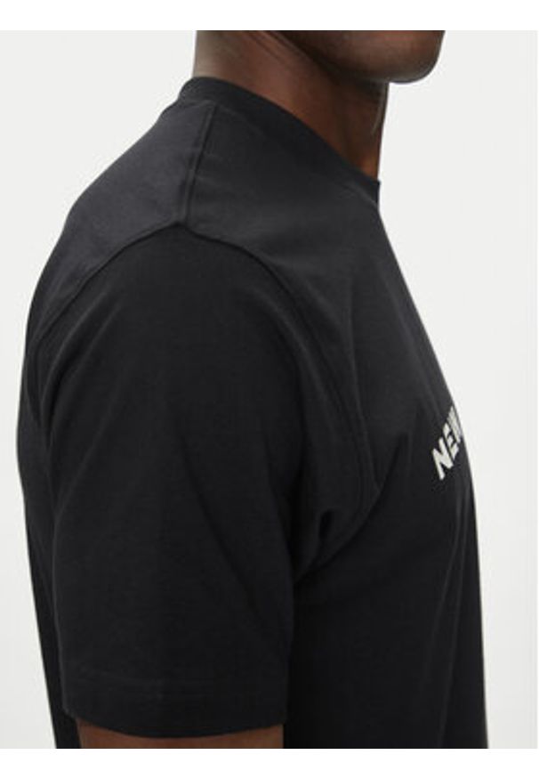 New Balance T-Shirt Reimagined Graphic MT51506 Czarny Relaxed Fit. Kolor: czarny. Materiał: bawełna