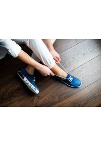Jeansowe Półbuty Artiker Damskie Wygodne Obuwie. Kolor: niebieski. Materiał: jeans. Szerokość cholewki: normalna. Wzór: aplikacja, nadruk. Styl: sportowy #4