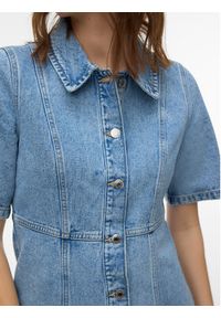 Vero Moda Sukienka jeansowa Daisy 10346217 Niebieski Standard Fit. Kolor: niebieski. Materiał: bawełna #4