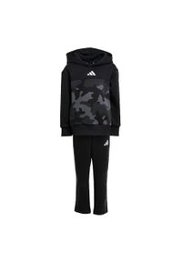 Adidas - Dres Seasonal Essentials Little Kids Camo Fleece Jogger Set. Kolor: biały, wielokolorowy, czarny. Materiał: dresówka